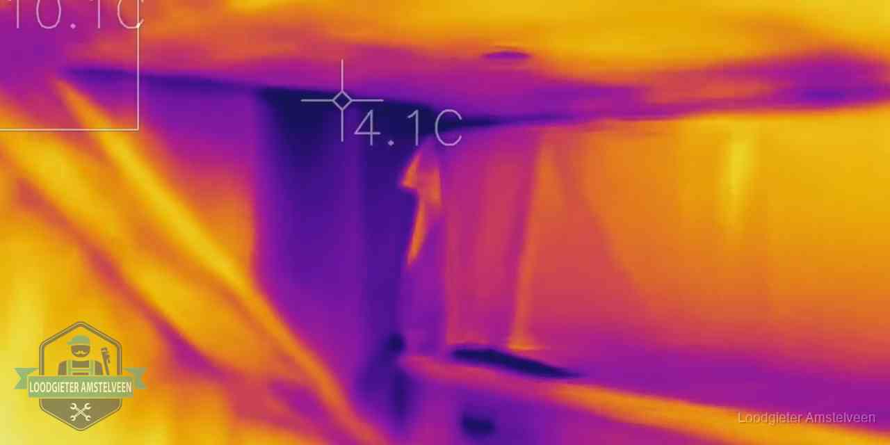 Thermografie bij lekdetectie in Amstelveen Warmtebeeldopname van een vloerconstructie tijdens lekdetectie in Amstelveen